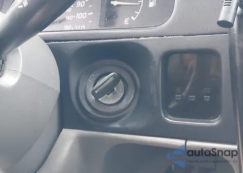 2001 Toyota Tacoma Prerunner z USA, uszkodzony, nr VIN 5TENM92N11Z857209